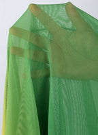Conjunto Alexandra: biquíni cortininha e saia longa em tule com degradê vibrante do amarelo ao verde. O look "Tropical Glow" completo para o seu verão, Bara Morenna.