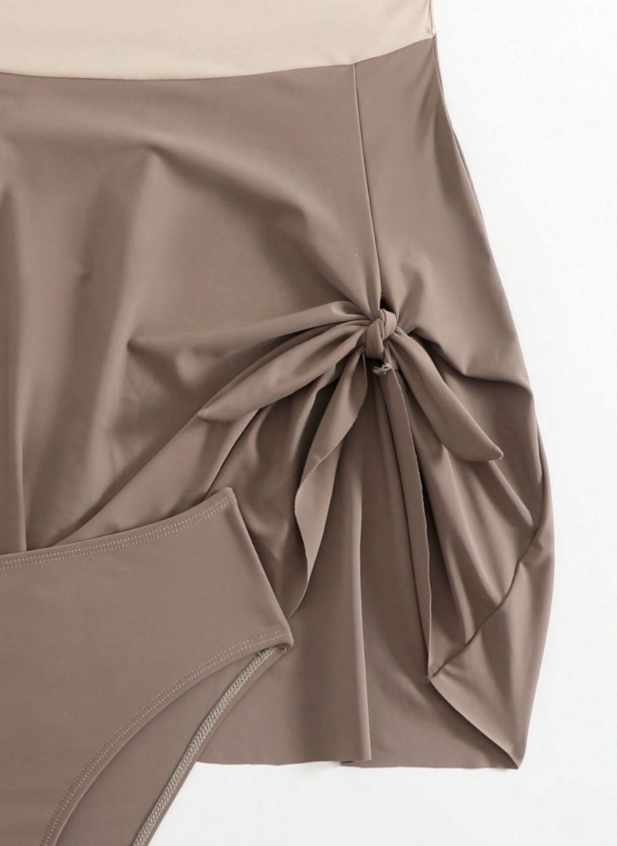 Conjunto Maiô Assimétrico Ully com Saia Degradê Envelope, Baha Morenna