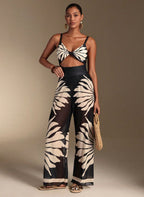 Conjunto Harumi Noir Maiô Cut-Out e Calça Pantalona Estampa Botânica, Baha Morenna