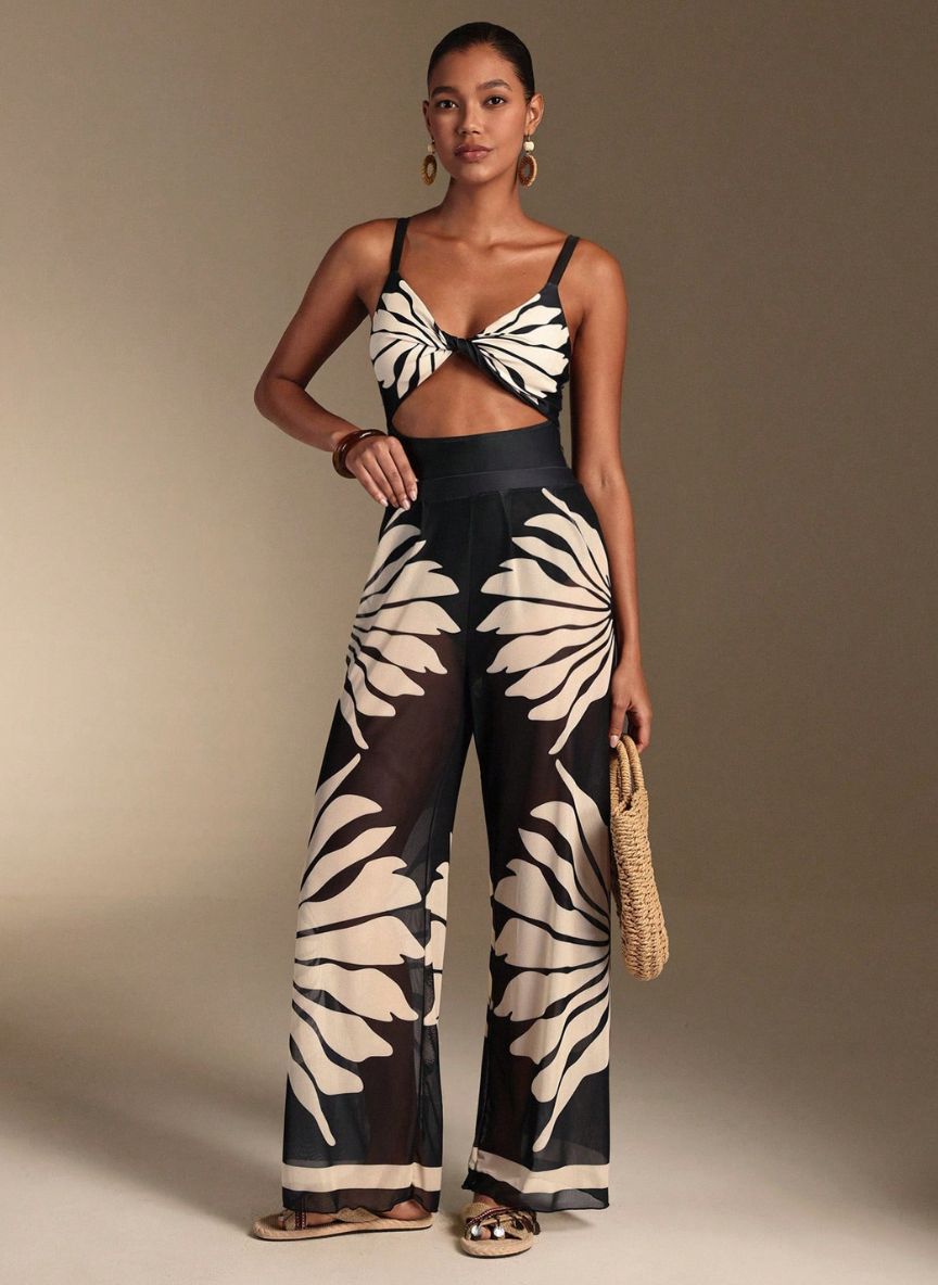 Conjunto Harumi Noir Maiô Cut-Out e Calça Pantalona Estampa Botânica, Baha Morenna