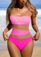 Destaque-se com o Maiô Klatten, design de ombro único, degradê vibrante e recortes em tule que esculpem a cintura. O look moderno e sexy para o seu verão. Confira.