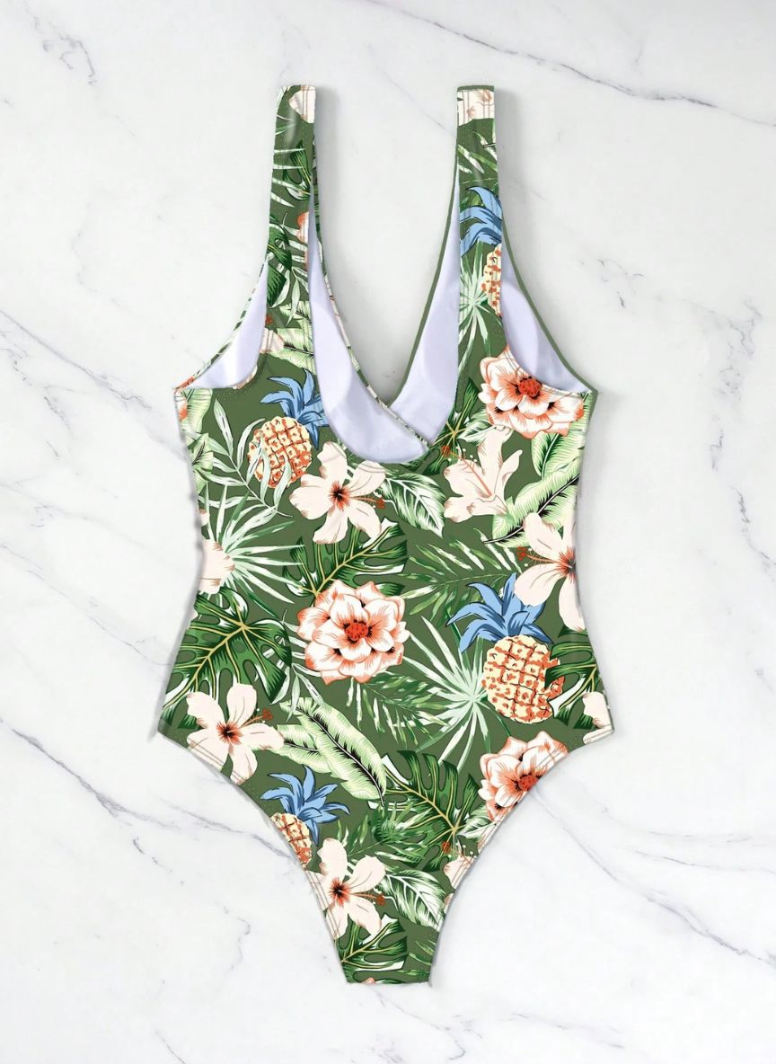 Realce sua silhueta com o Maiô Gemelli Silvane. Estampa tropical exclusiva, decote em V e laço modelador na cintura. Conforto e estilo Boho para o seu verão. Confira!